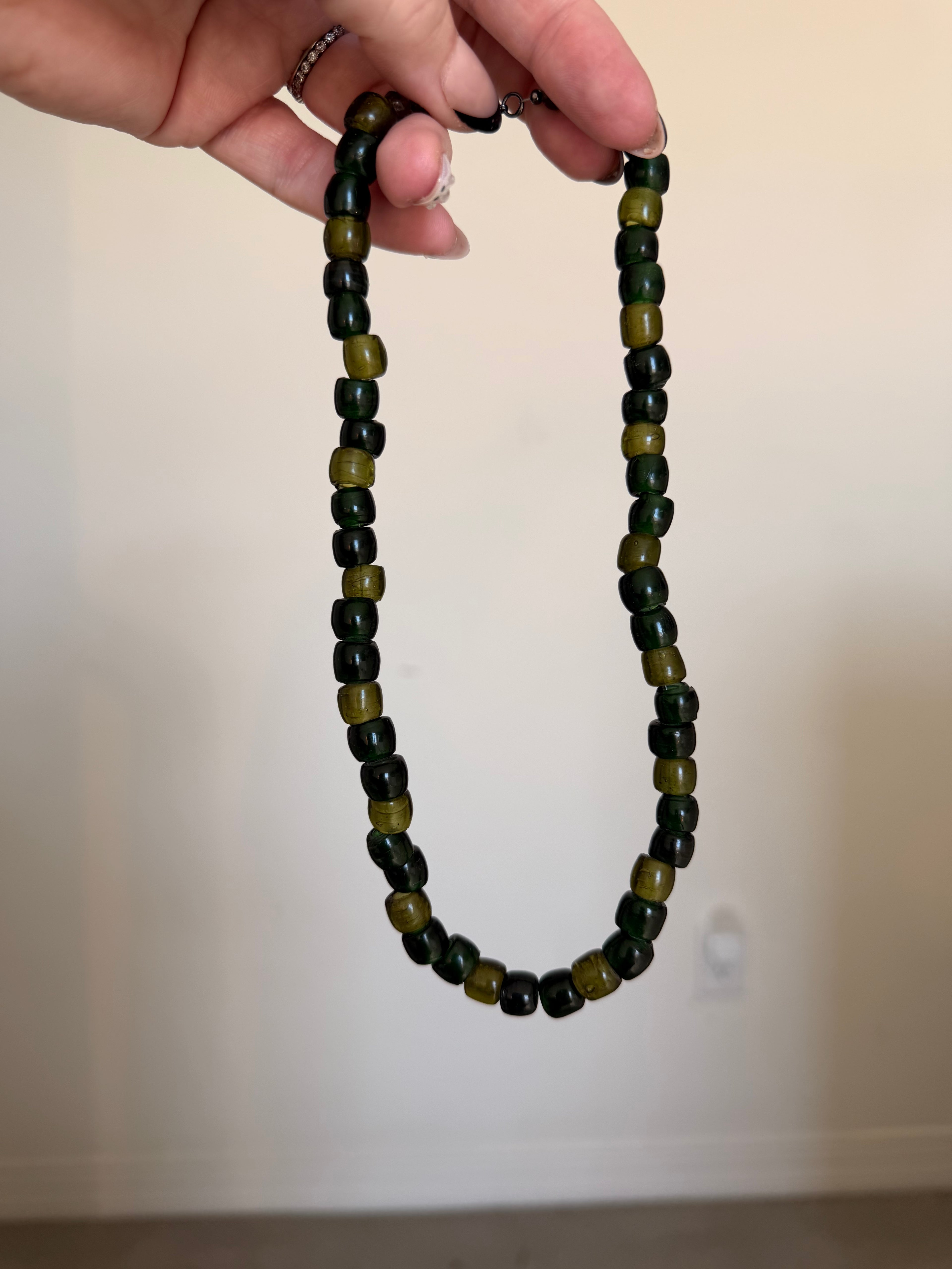 Two-tone green glass bead necklace